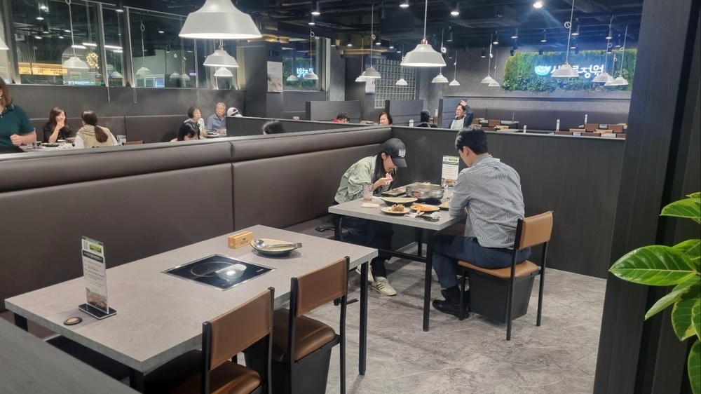 샤브르정원 발산역점 임산부 가족 외식 좌석 분위기