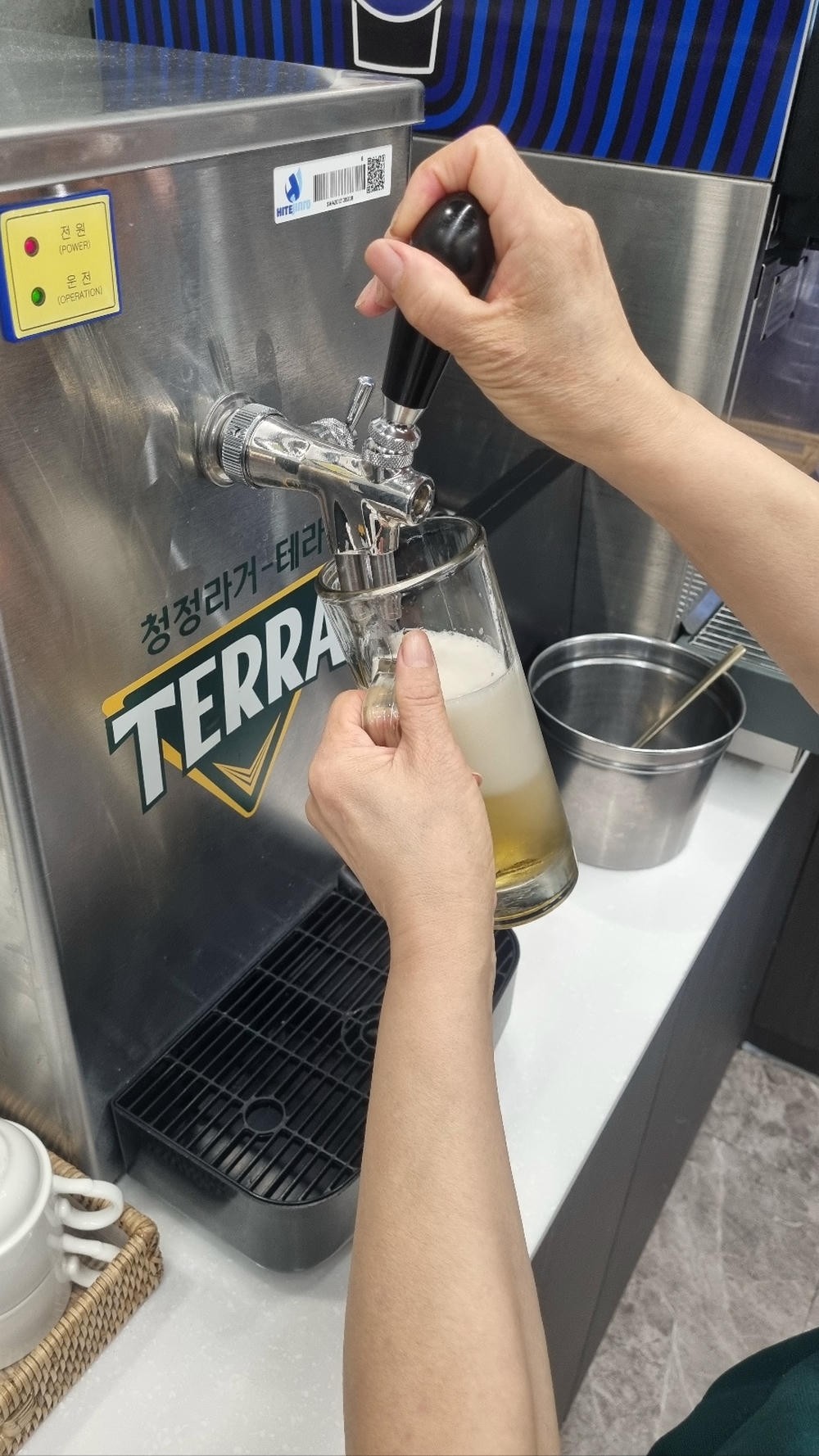 샤브르정원 발산역점 셀프 생맥주 이용 모습