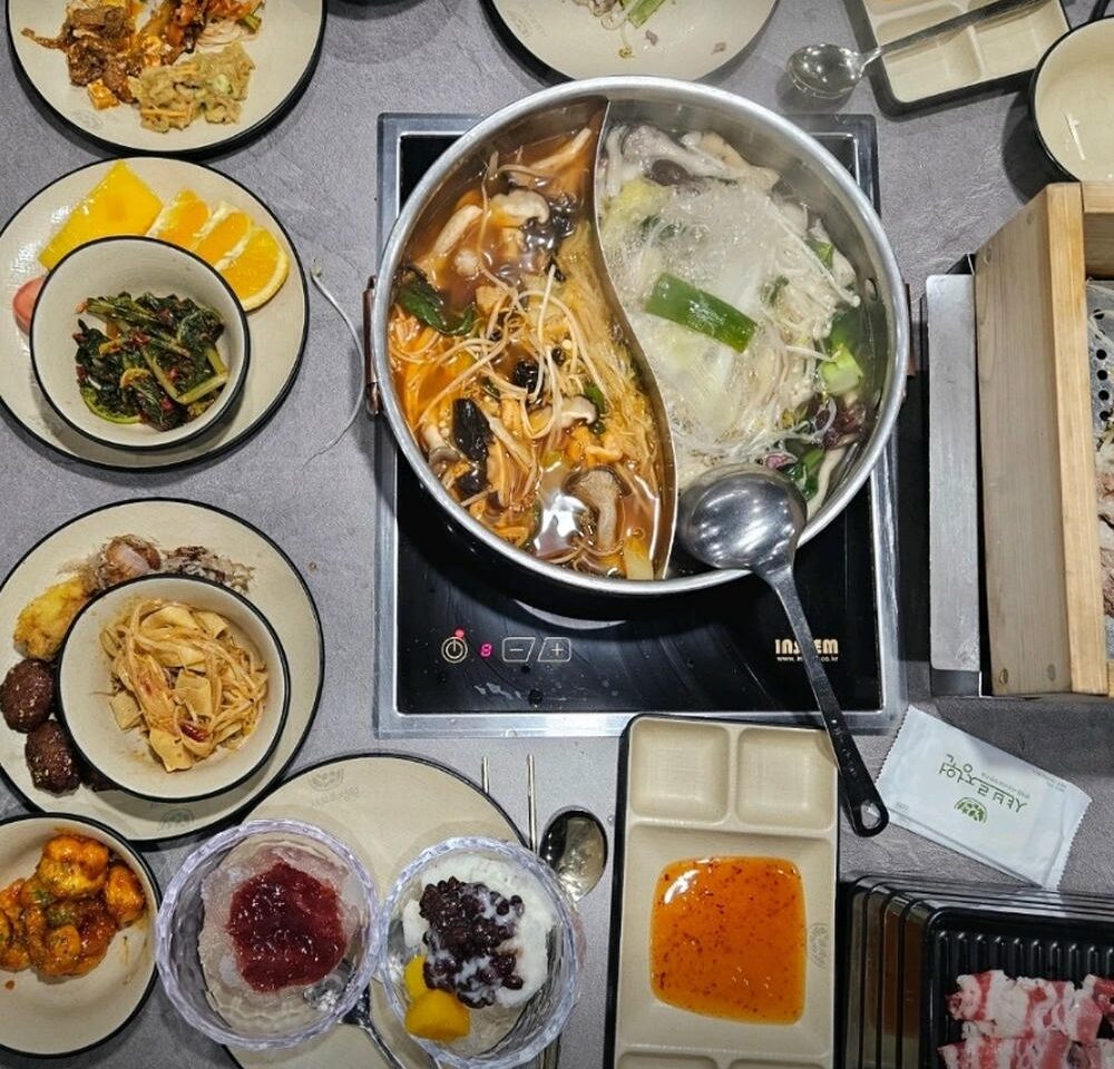 발산역 샤브샤브 샤브르정원 발산역점 따뜻한 국물 테이블