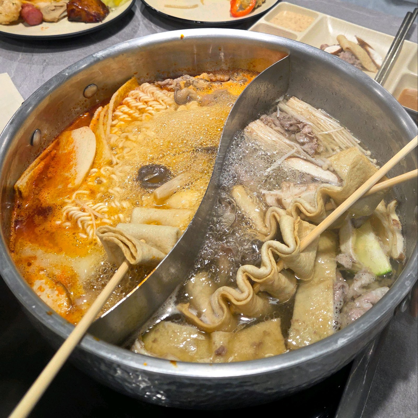 샤브르정원 발산역점 가족모임 샐러드바 와플 고객 후기 사진