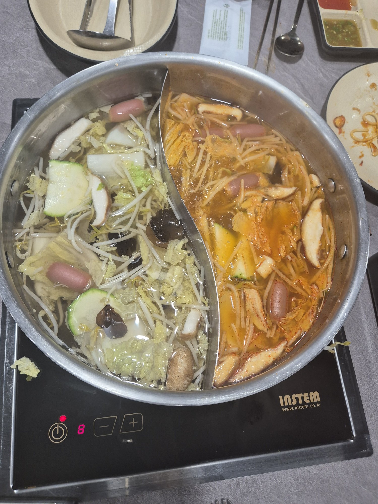 샤브르정원 발산역점 아이 동반 주말 점심의 원앙냄비와 고기