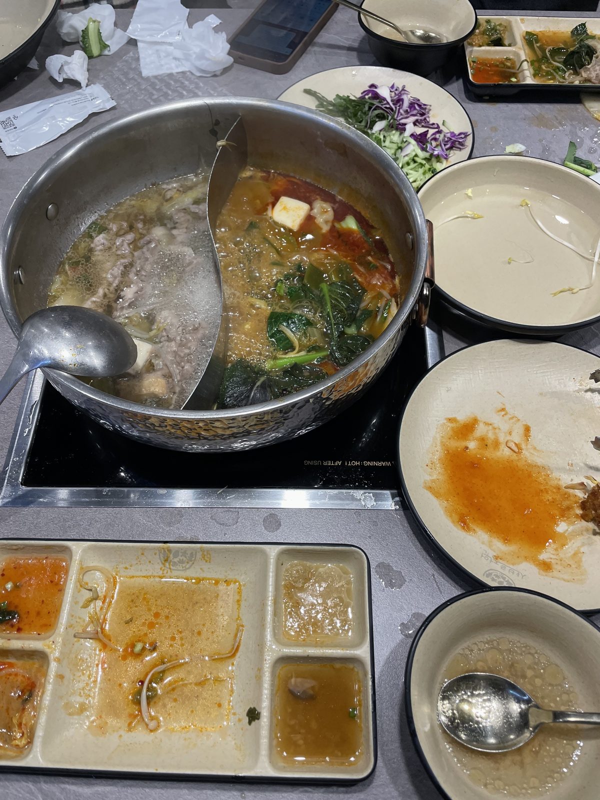 샤브르정원 발산역점 샤브샤브 식사와 소스 접시